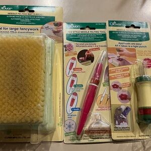 CLOVER Large Needle felting mat, Pen style needle & needle felting tools